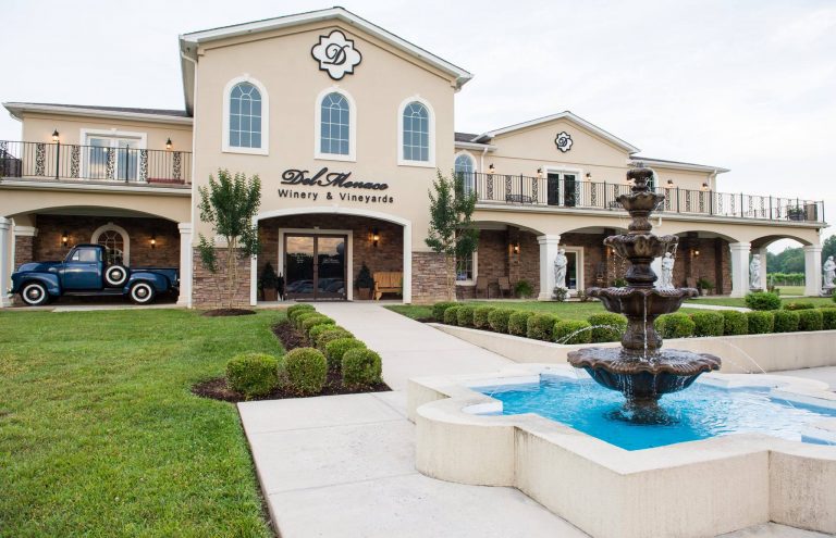 DelMonaco Winery & Vineyards